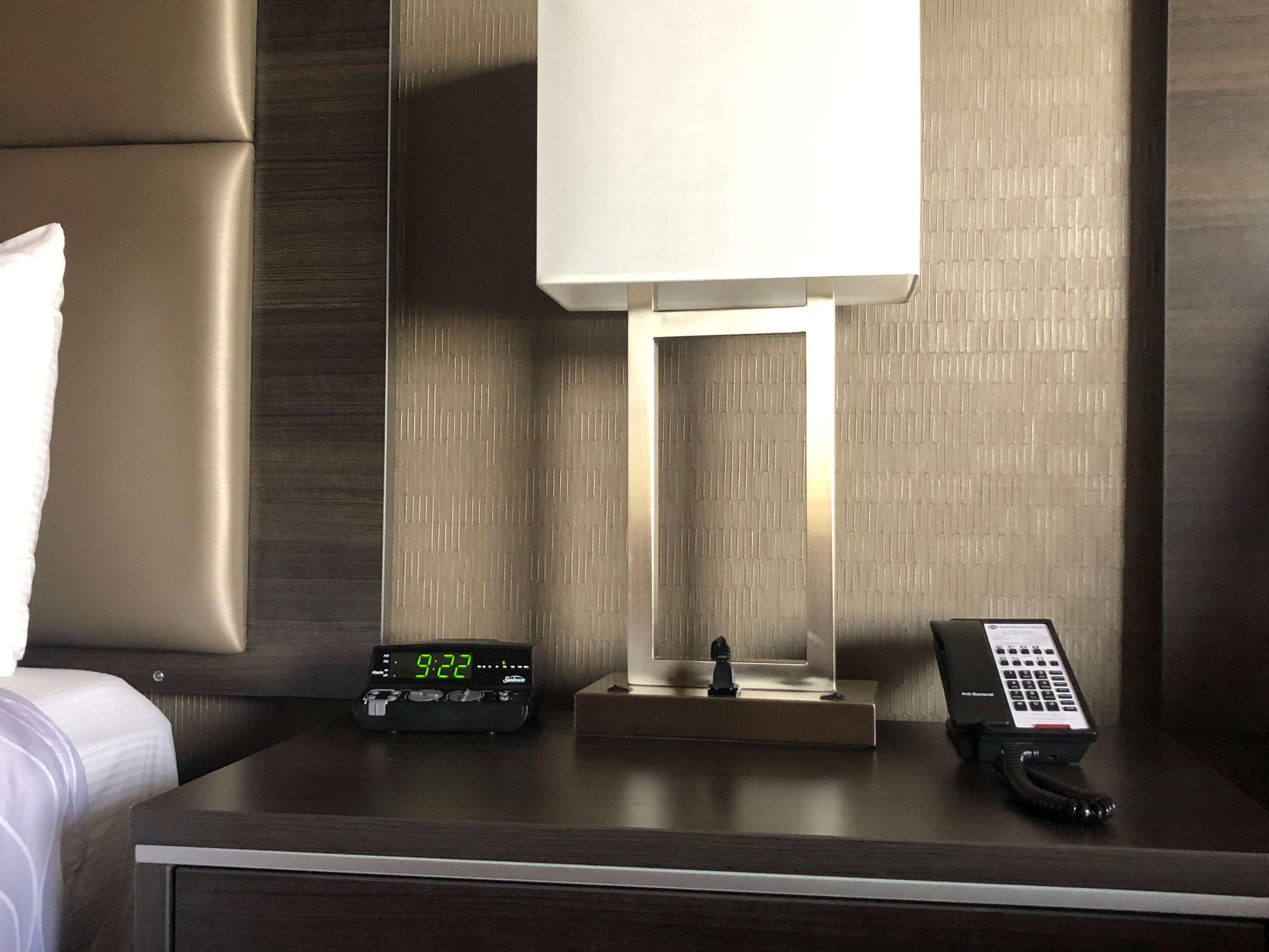 Best Western Plus Waterfront Hotel Windsor Dış mekan fotoğraf